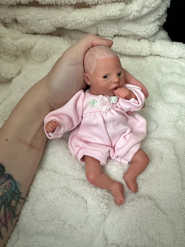 unknown reborn doll by ambers reborn nursery - 7 inches (17.78 cm) (#226758)